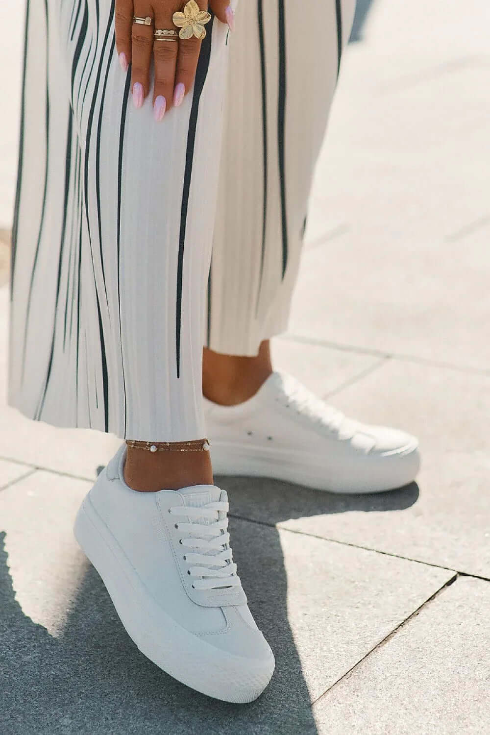 Sneakers Model 212724 Step in style - Stay Covered