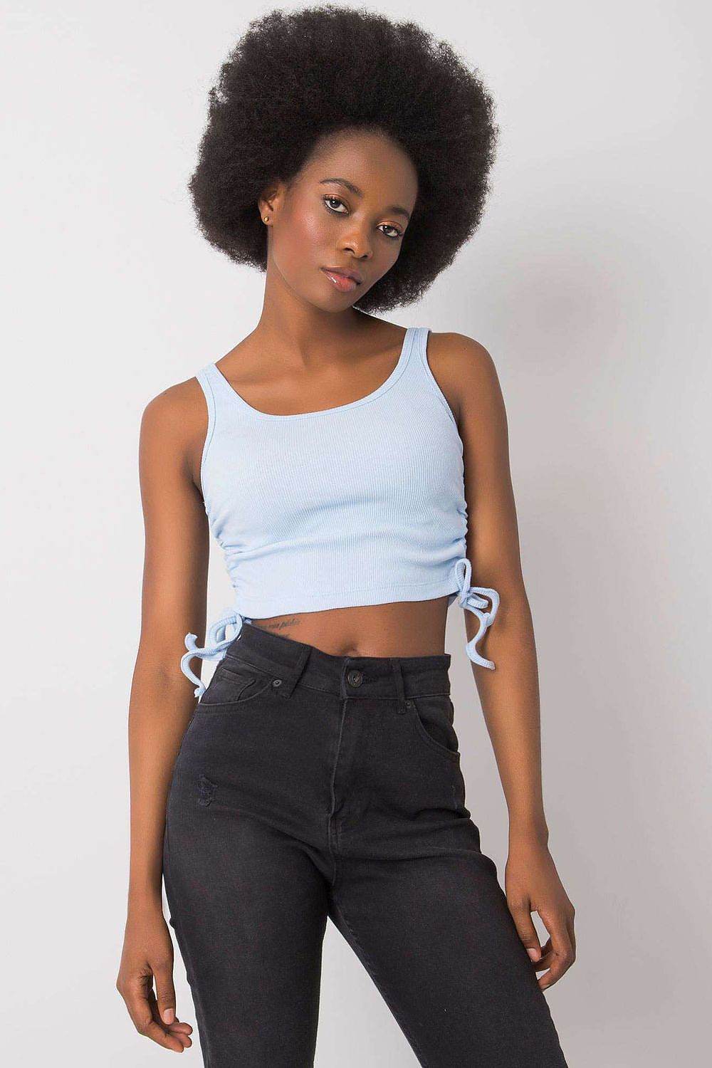 Geripptes Crop Top mit Rüschen & Trägern – Casual Sommer-Look - Stay Covered
