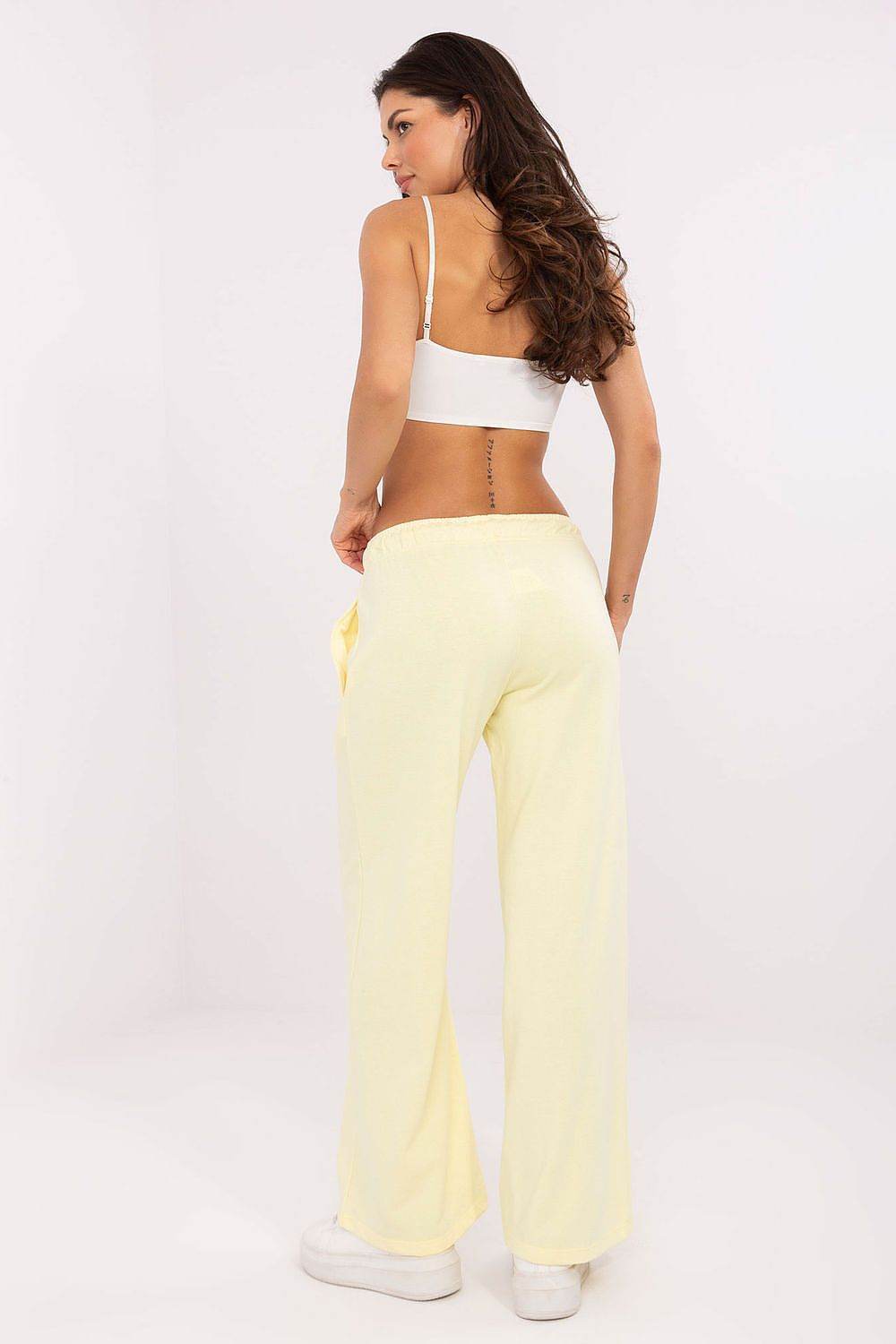  Sportanzug Hosen model 215573 Relevance 