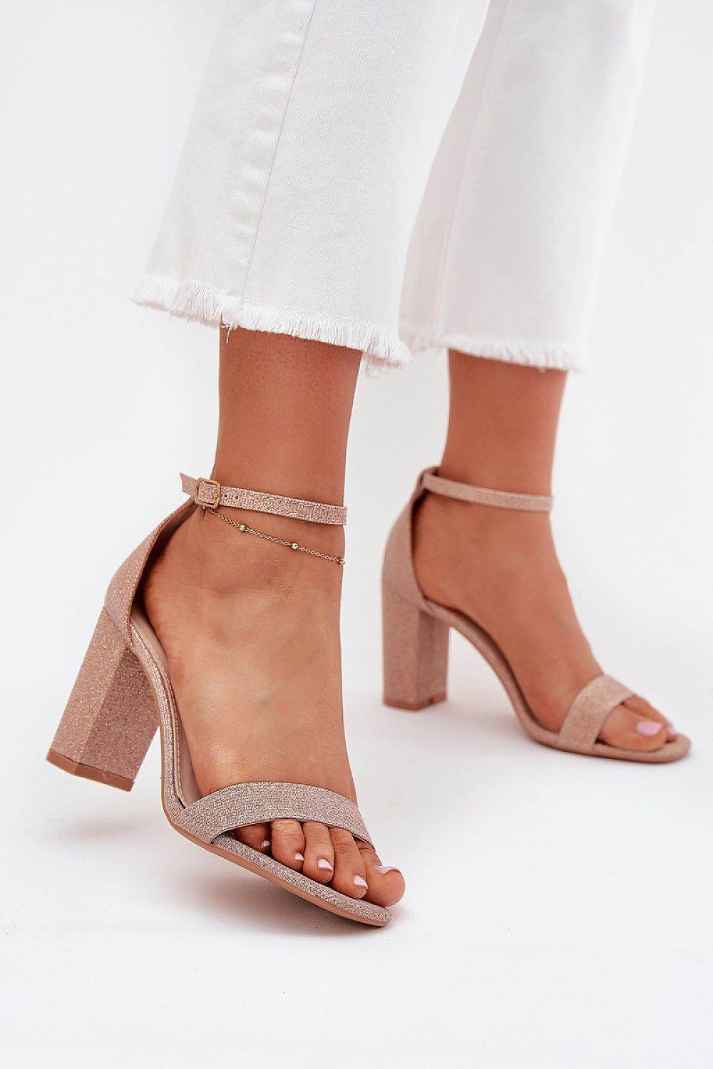 Sandalen mit Absatz Model 215640 Step in style - Stay Covered