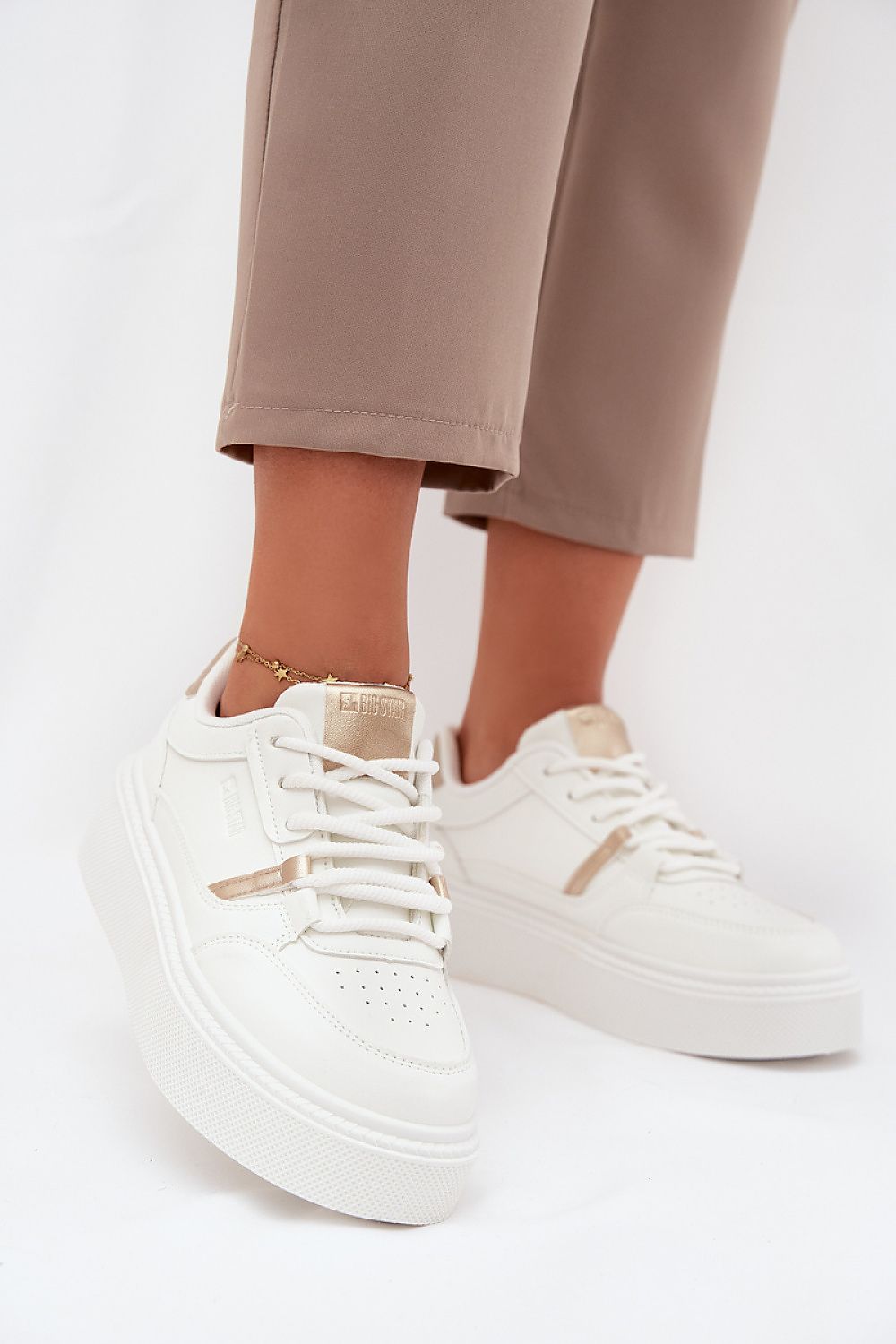  Sportliche Schuhe auf Plattform model 216467 Step in style 