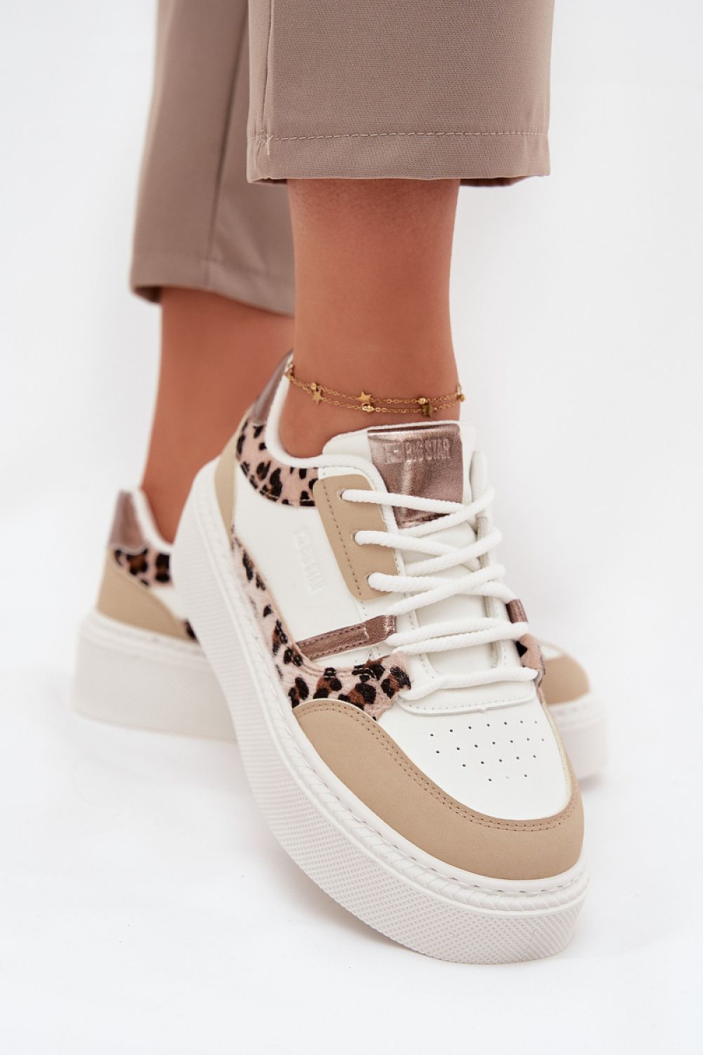  Sportliche Schuhe auf Plattform model 216469 Step in style 