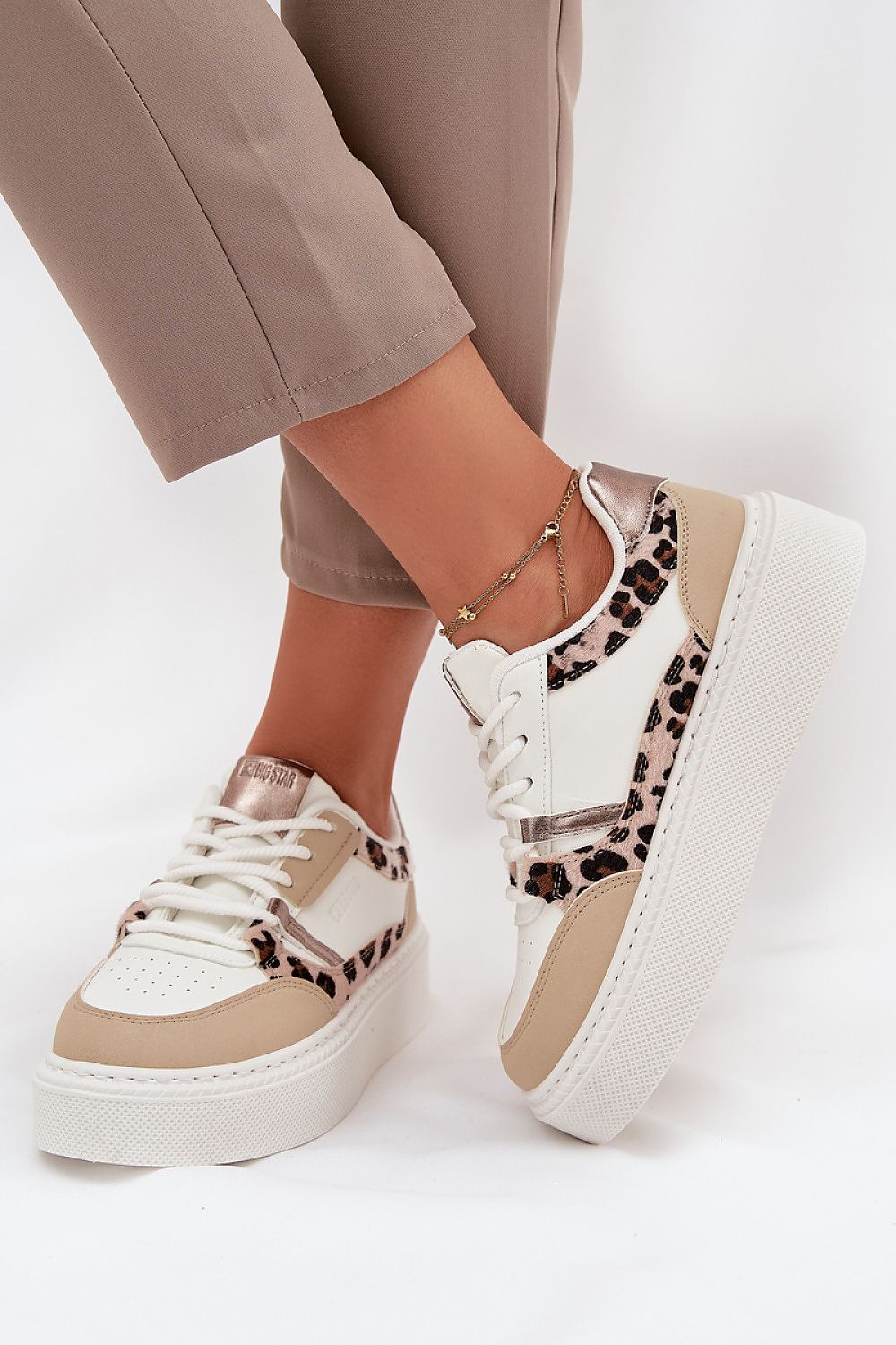  Sportliche Schuhe auf Plattform model 216469 Step in style 