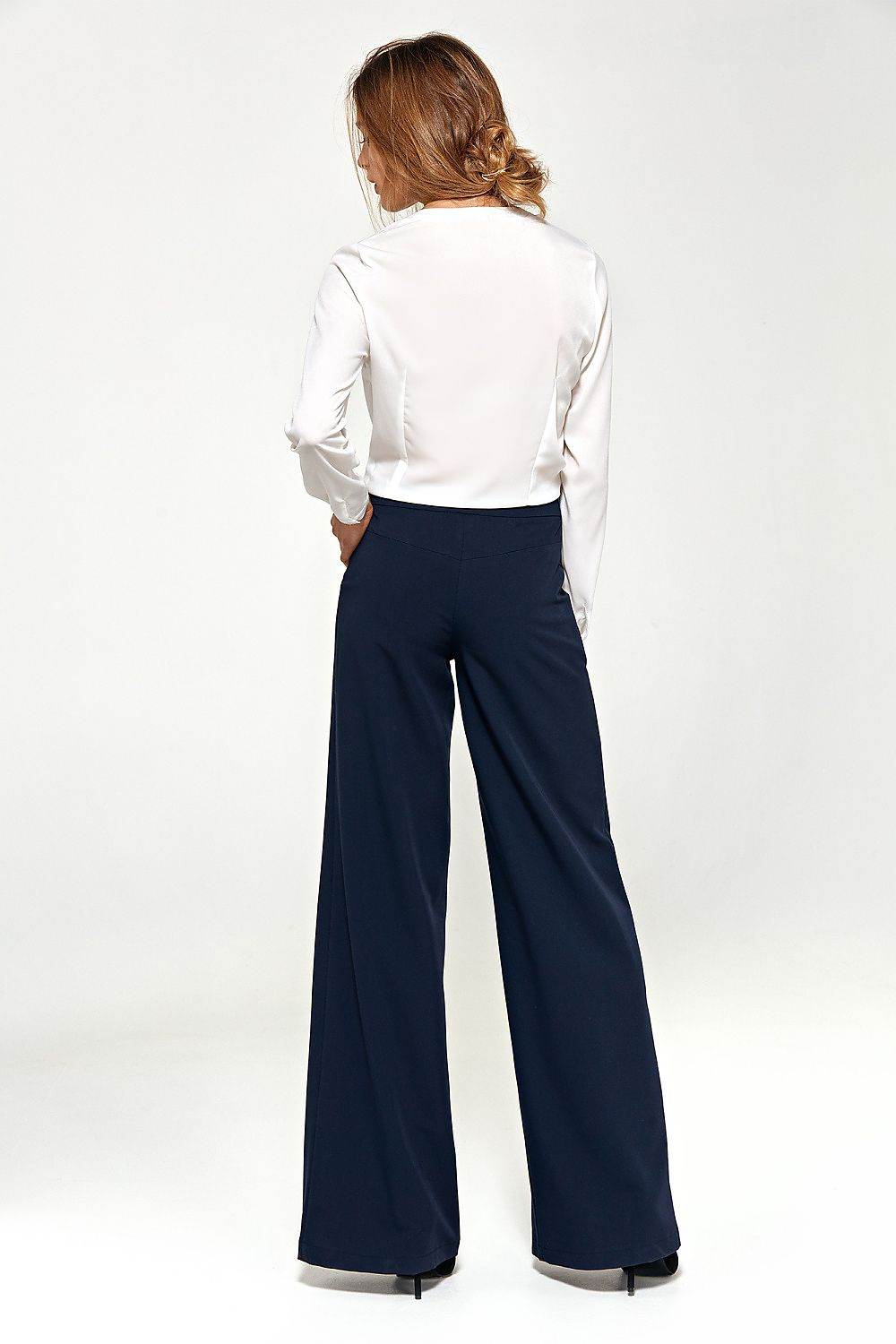 Lange Hose Model 216907 Nife - Stay Covered