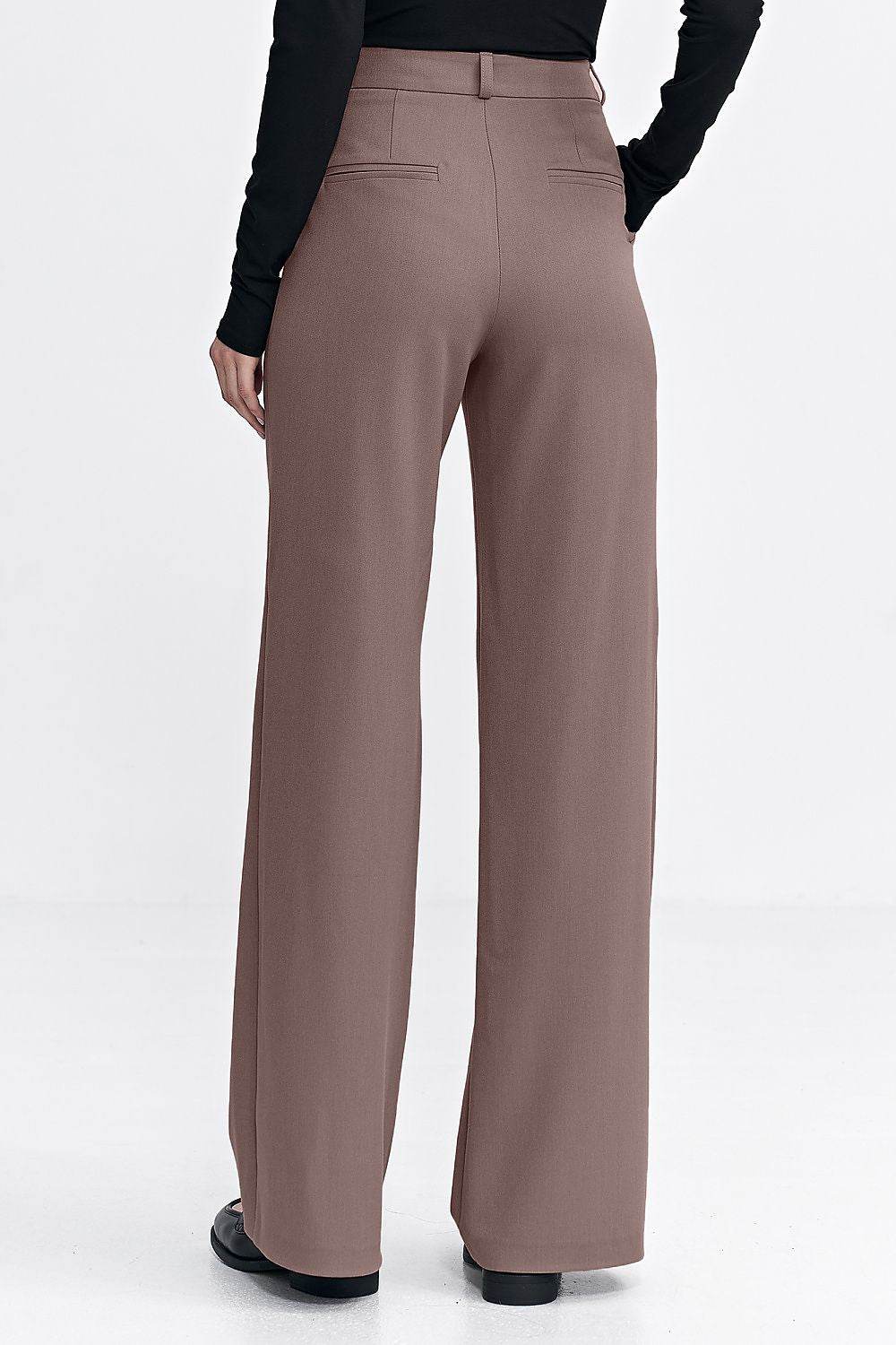 Lange Hose Model 217569 Nife - Stay Covered