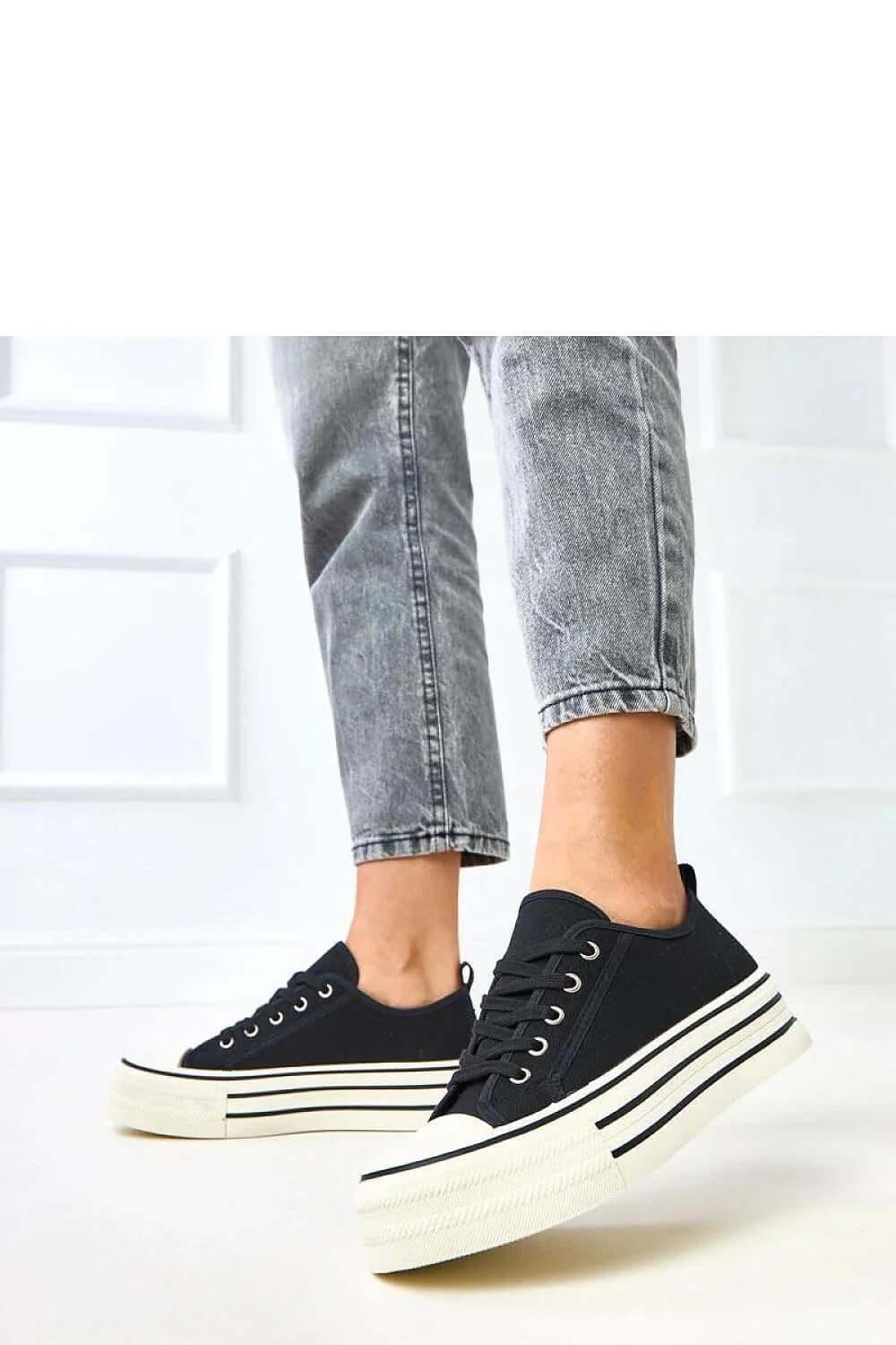 Sneakers Model 218155 Solea - Stay Covered - Stay Covered