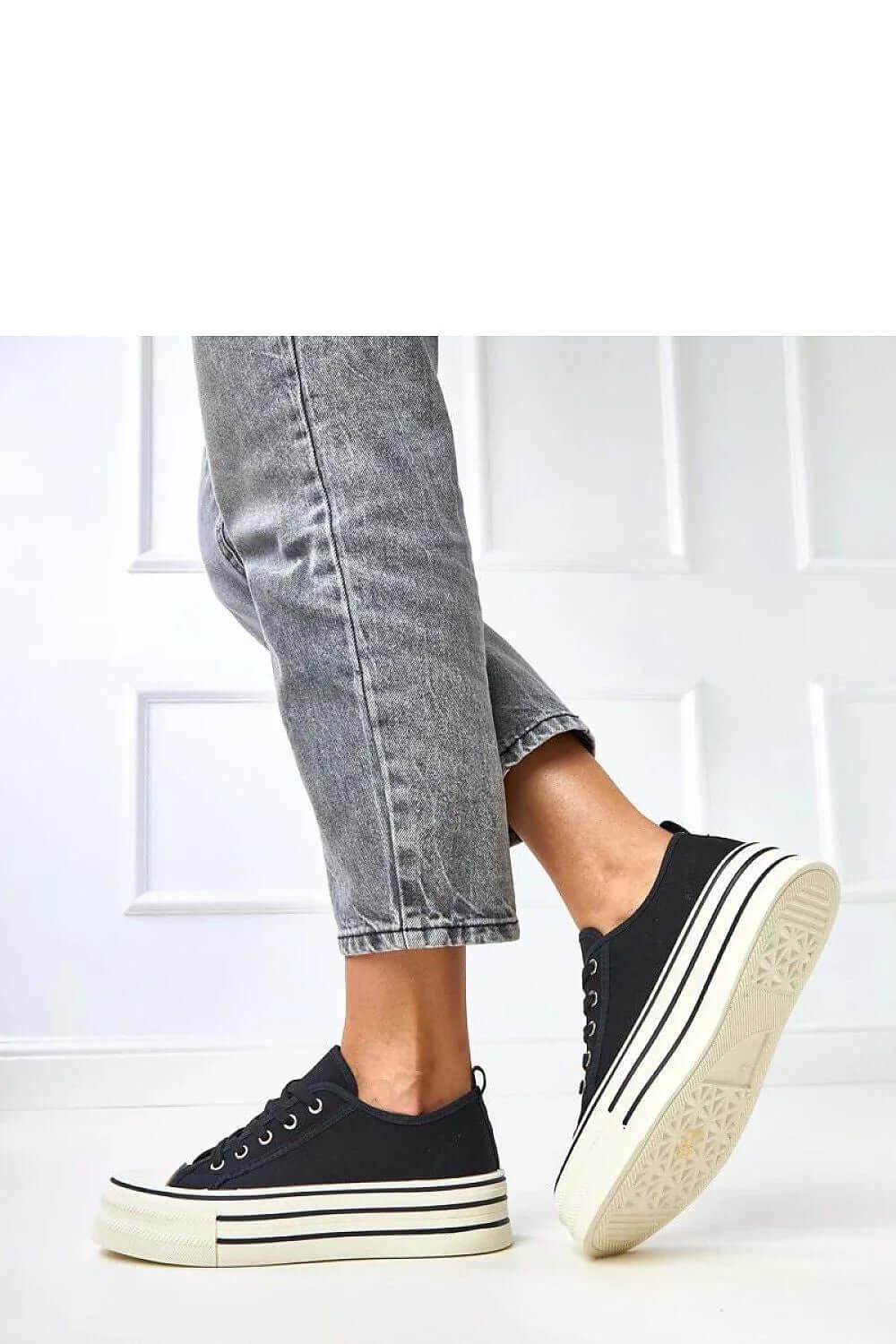 Sneakers Model 218155 Solea - Stay Covered - Stay Covered