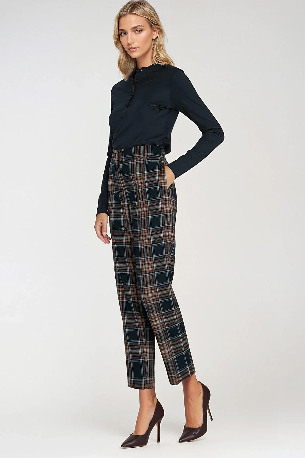  Damen Hose model 218895 Nife 