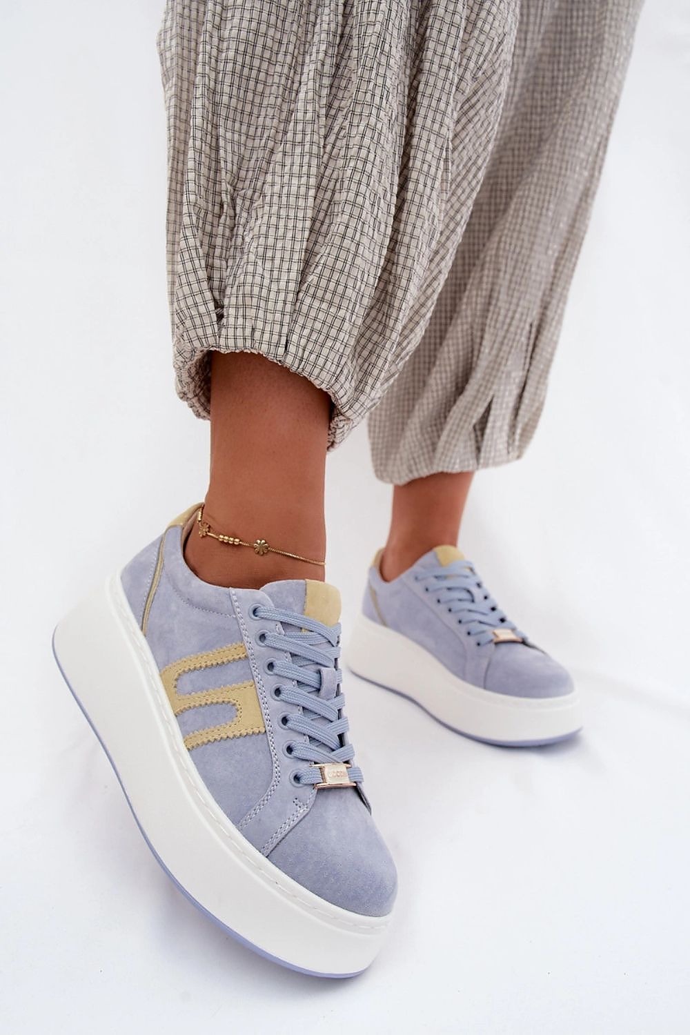  Sportliche Schuhe auf Plattform model 228741 Step in style 