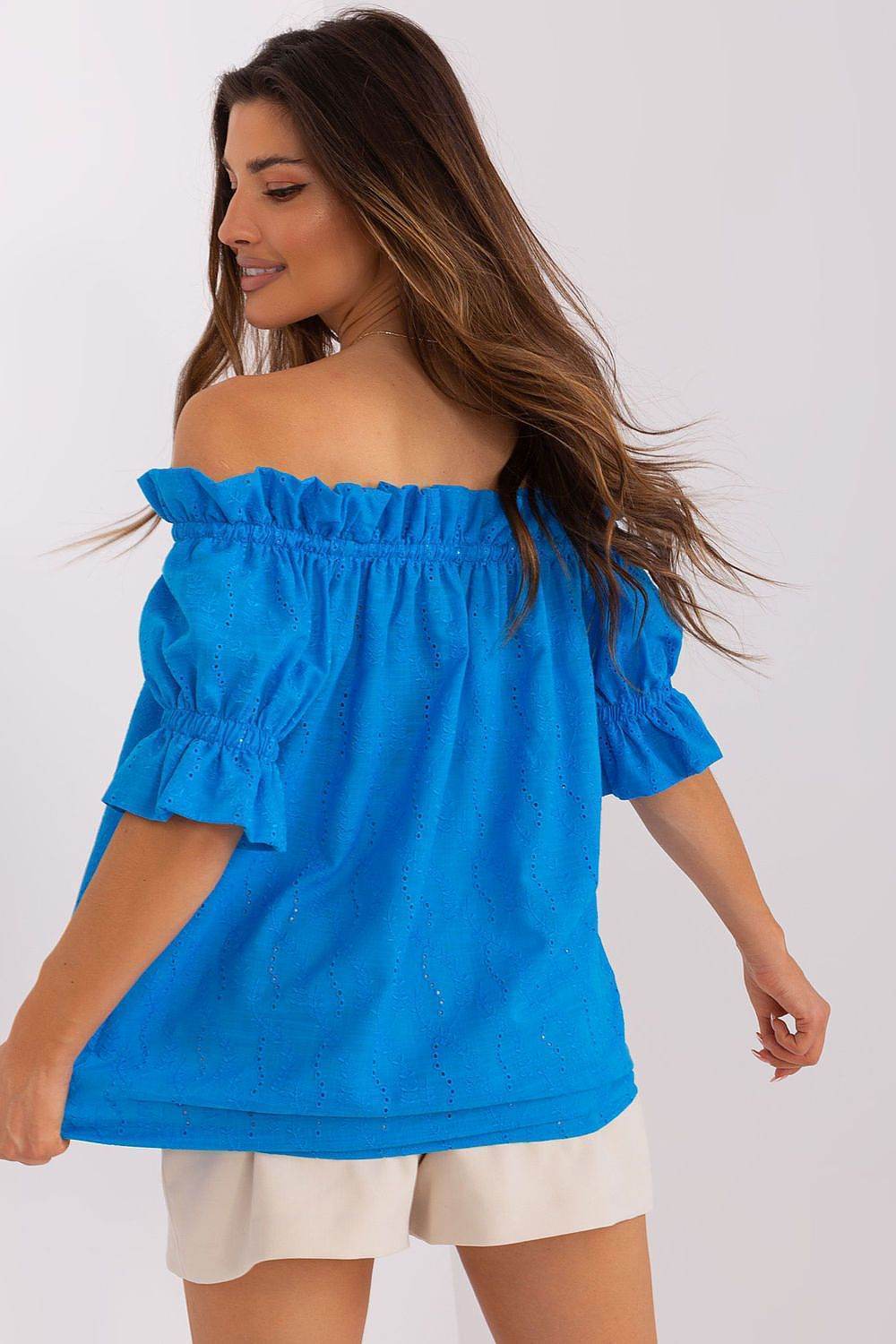 BellaLuz – Sommerbluse mit spanischem Ausschnitt & Häkelmuster - Stay Covered