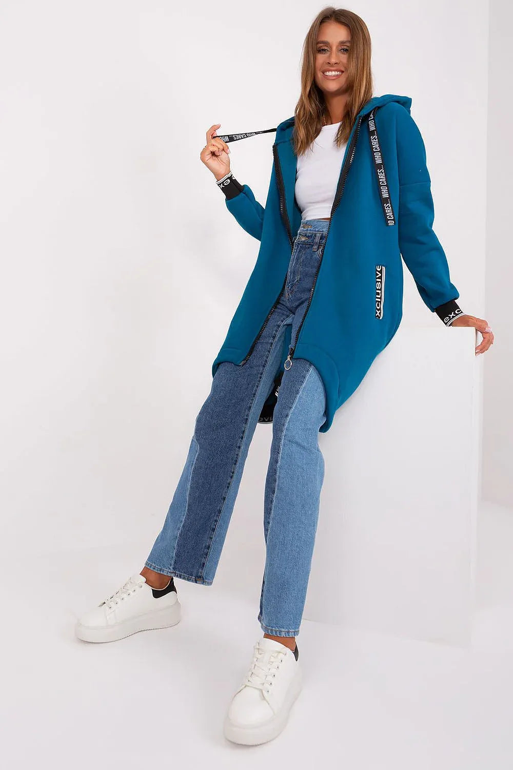 Sweater Model 185931 Relevance - Stay Covered