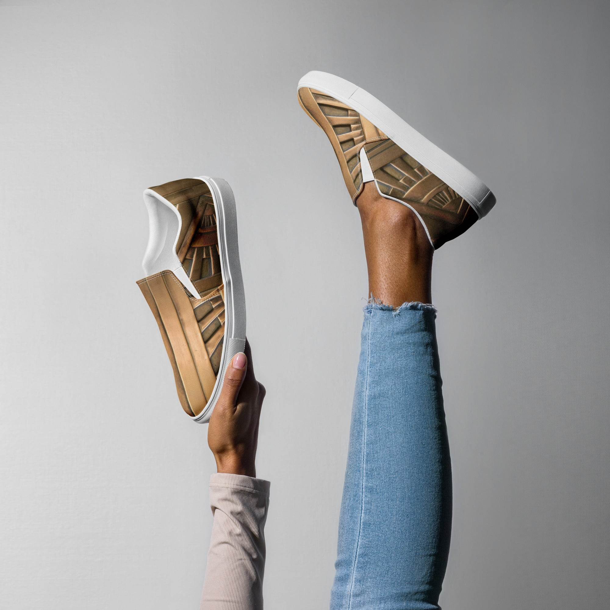 Damenschuhe - Metallic Sneakers - Stay Covered